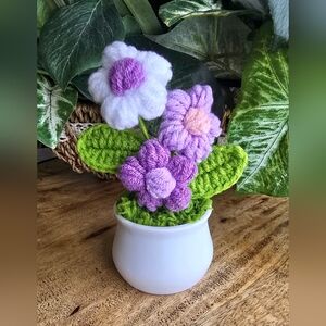 Mini Crochet Purple Daisy Planter NIP